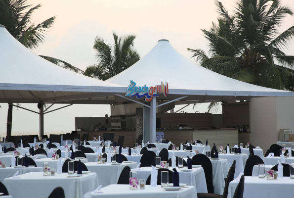 Beach Grill at Holiday Inn Resort