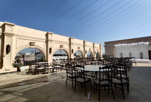 Poolside Terrace at Goldfinch Hotel