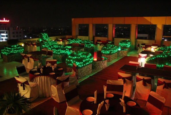 Roof Top Restaurant at Hotel Safari