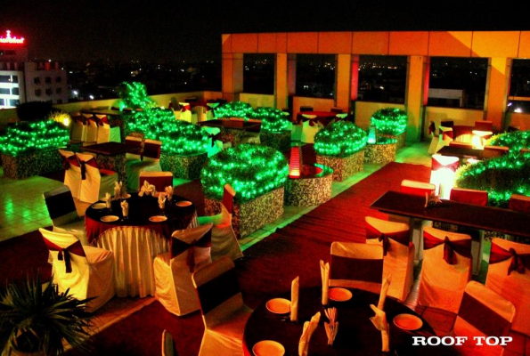 Roof Top Restaurant at Hotel Safari