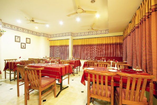 Pakwaan Restaurant at Hotel Sarang Palace
