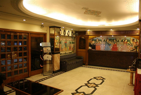 Madhosh Bar at Hotel Shalimar