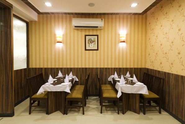 Restaurant at Hotel Siddharth Palace