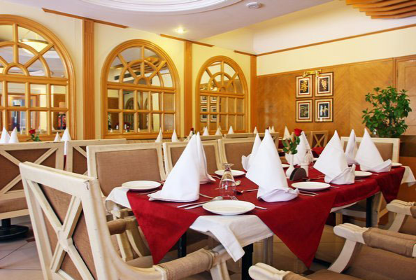 Scarlet Bar at Hotel Hawa Mahal