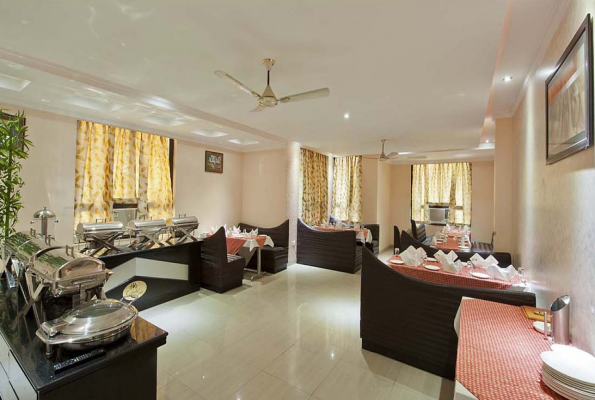 Restaurant at Hotel Tirupati Palace
