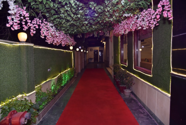 Hotel Rousha Inn