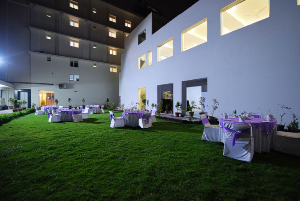 Lawn at Hotel Gandharva By Peppermint