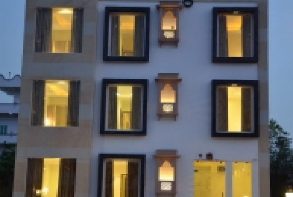 Taurus Hotel Angel 2