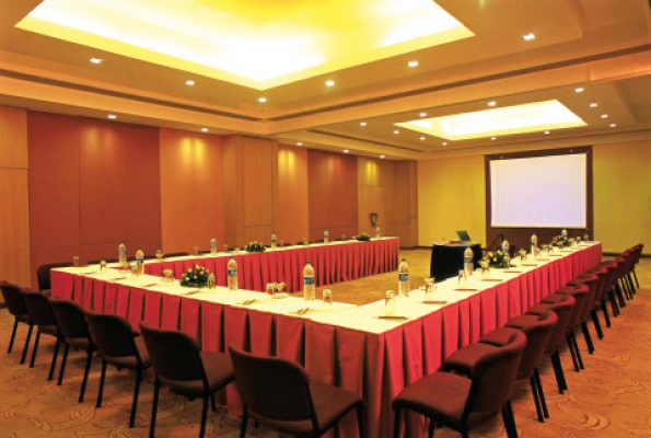 Forum at Fariyas Resort