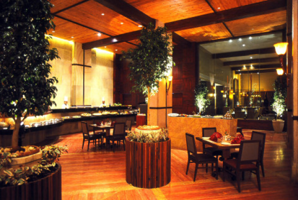 Fusion Restaurant at Fariyas Resort