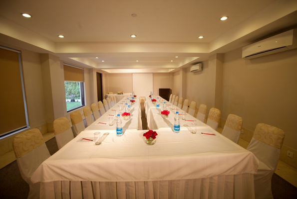 Vibe By The LaLiT Traveller
