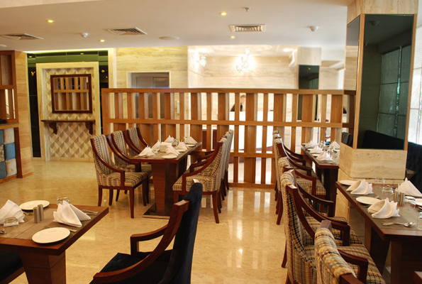 Restaurant at Glades Hotel