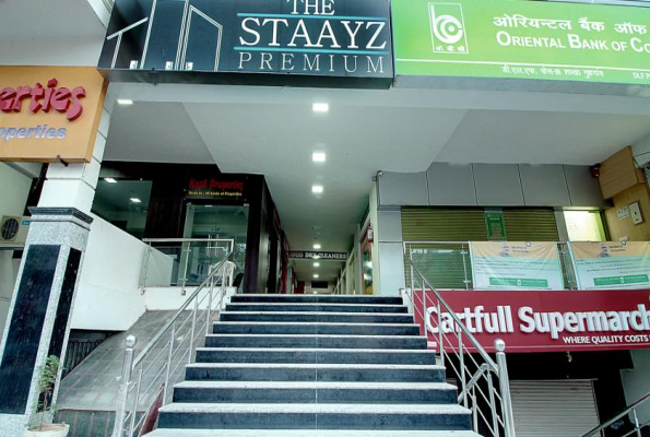 Staayz Premium Hotel & Studio Apartments