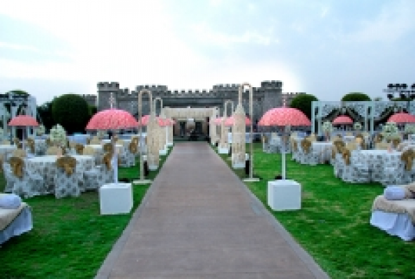 Central Lawn  at Fort Grand