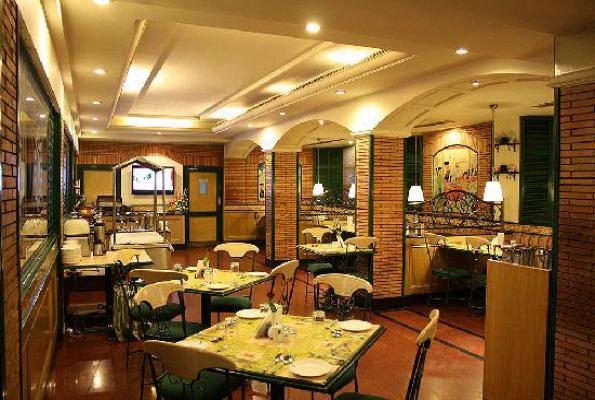 Hotel Quality Inn Residency 4