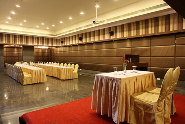 Hotel Shelton Rajamahendr 1