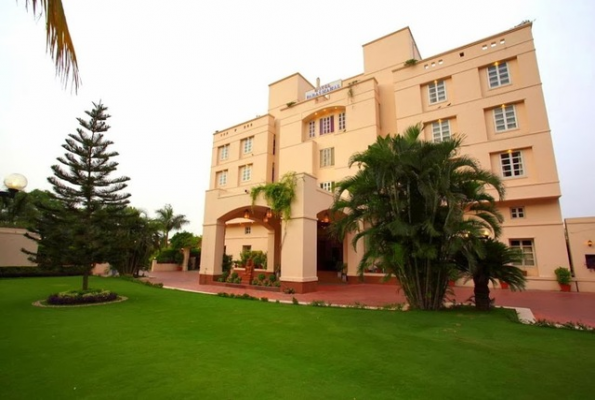 lush lawn at Hotel Paras Mahal