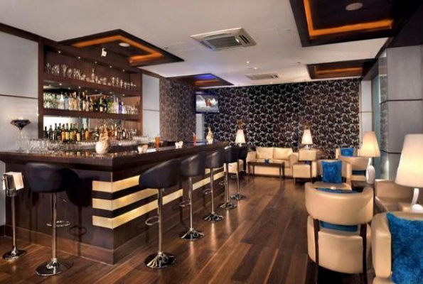 60ml Bar & Lounge at Country Inn & Suites by Carlson