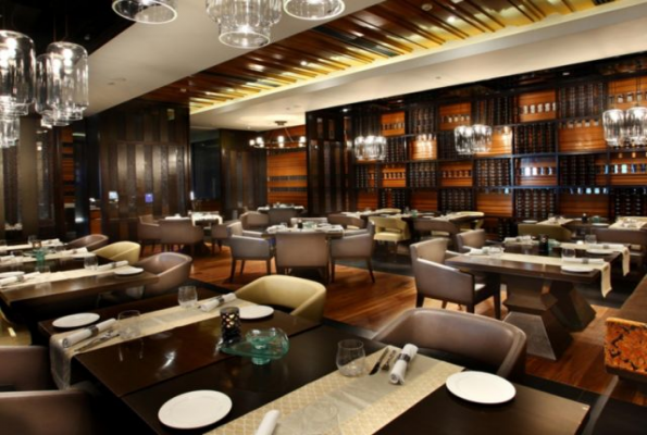 Connexions Bar at Crowne Plaza Rohini