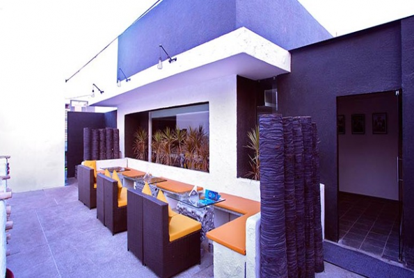 Skyhy Terrace & Lounge