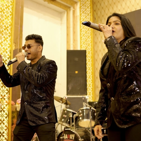 Mashupminati a Dj Based Band