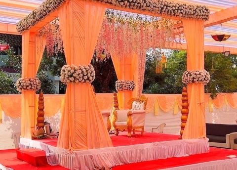 White Pearl Wedding Planner