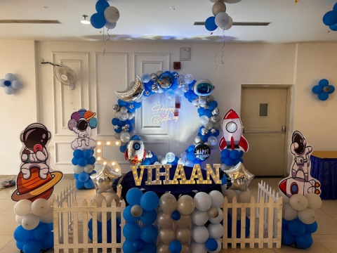 TOY Jungle Balloon Decoration And Event Planning