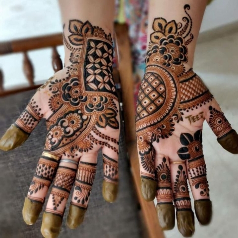 Vijay Mehndi Artist