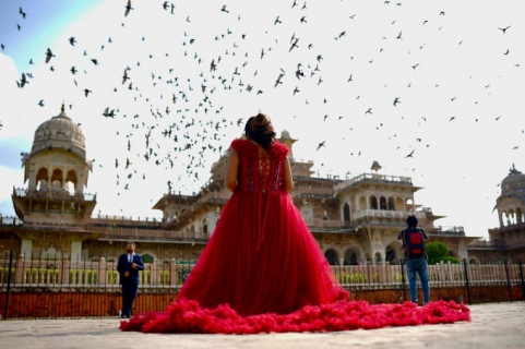 Dress To Impress On Rent