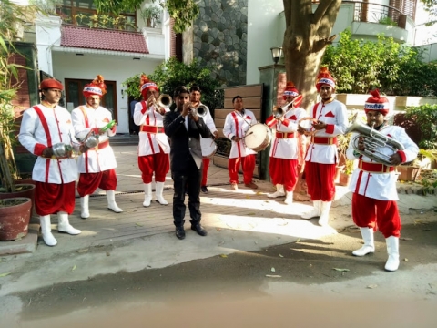 Saraswati Band