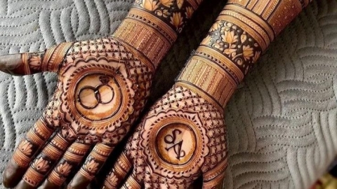 Mehndi Artist