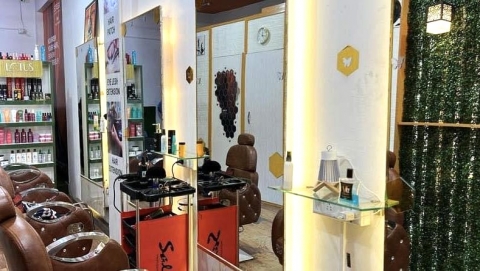 K Divine Unisex Salon