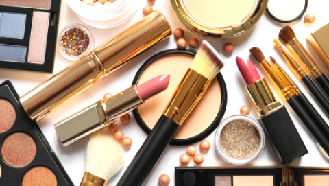 Makeovers Makeup Artist