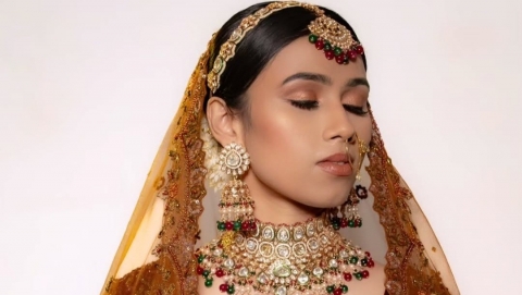 	Arooba Samrin Makeup Artist