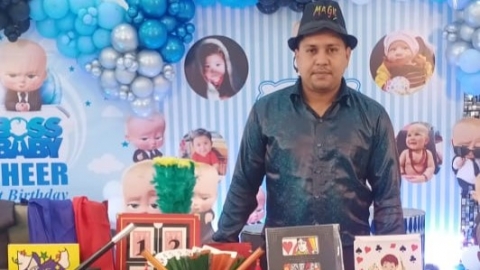 Magician Pratik