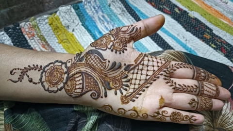 Iram Henna Service