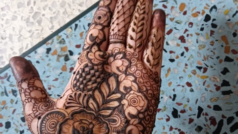 Iram Henna Service
