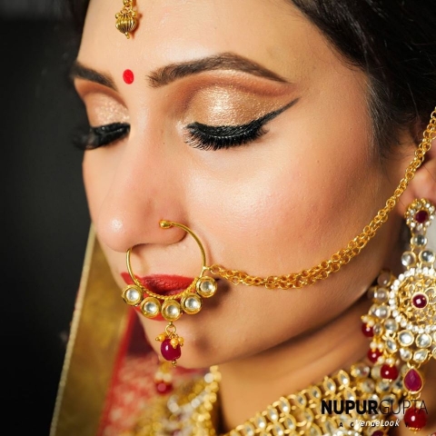 Nupur Makeup artist