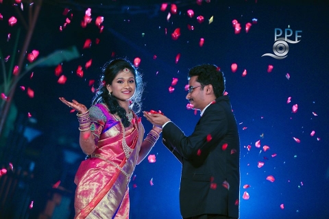 Prakruthi Foto Flash	