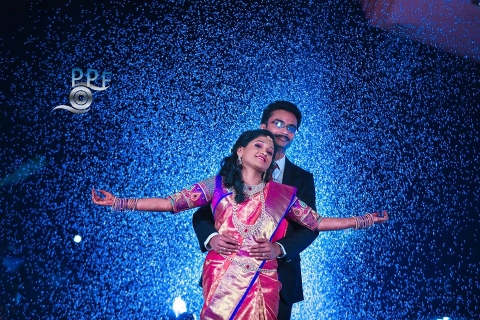 Prakruthi Foto Flash	