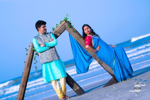 Prakruthi Foto Flash	