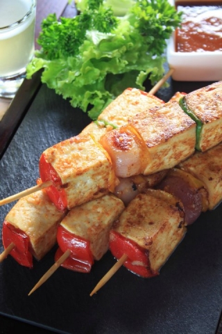 Chef Oms Hospitality