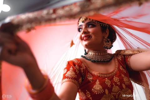 Bhavya Narang Makeovers1