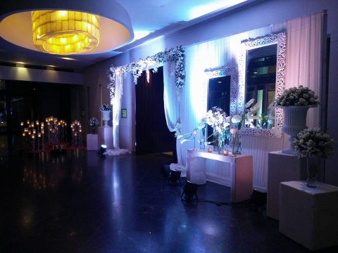 OM DECOR Flower Decoration