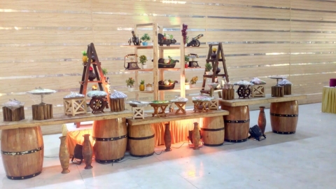 Royal Catering Service and Eve