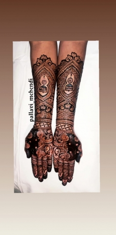 Pallavi Mehendi Artist