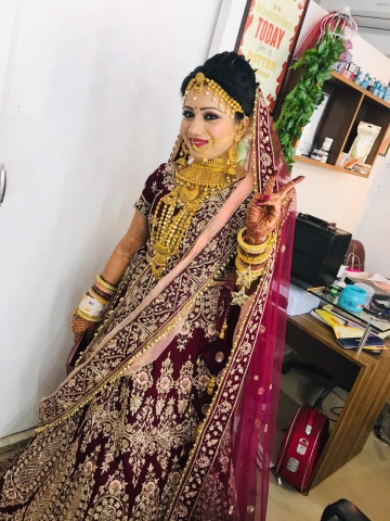 	Tripti Garg Makeup Artist