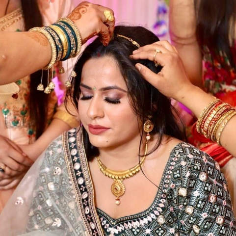 Makeup by Chandini Chaudhary