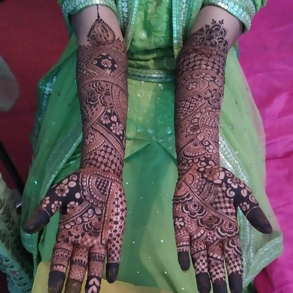 Desi bride's mehendi design featuring logos of Mumbai Indians and  Manchester United goes viral | Trending News - The Indian Express