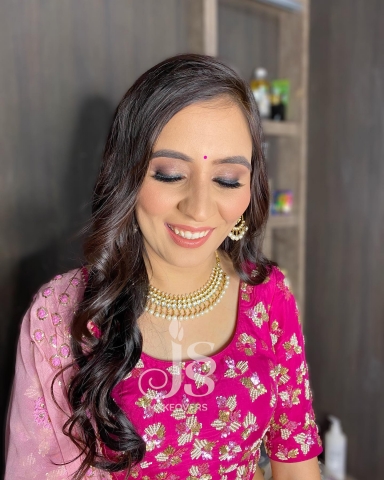 Jssmakeovers and Makeup Academ